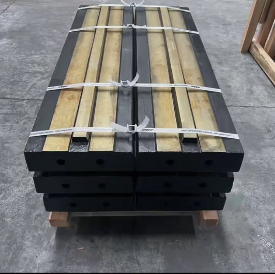 Blow bar (Alloy steel casting)